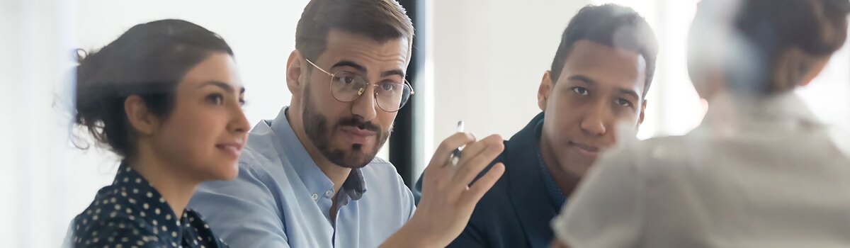 A team collaborating on sustainability efforts at Forex InLinea